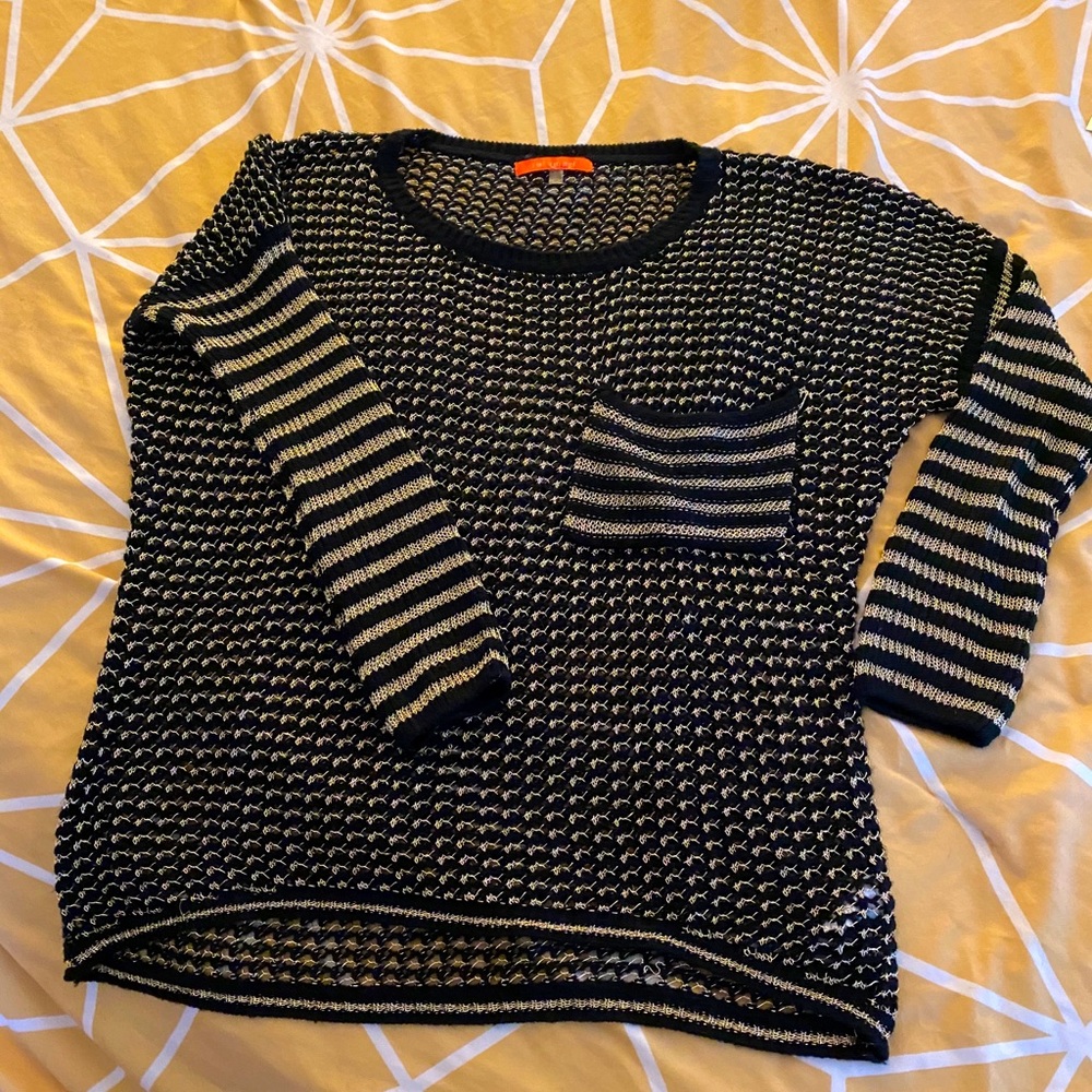 Black and gold Lulumari sweater!
